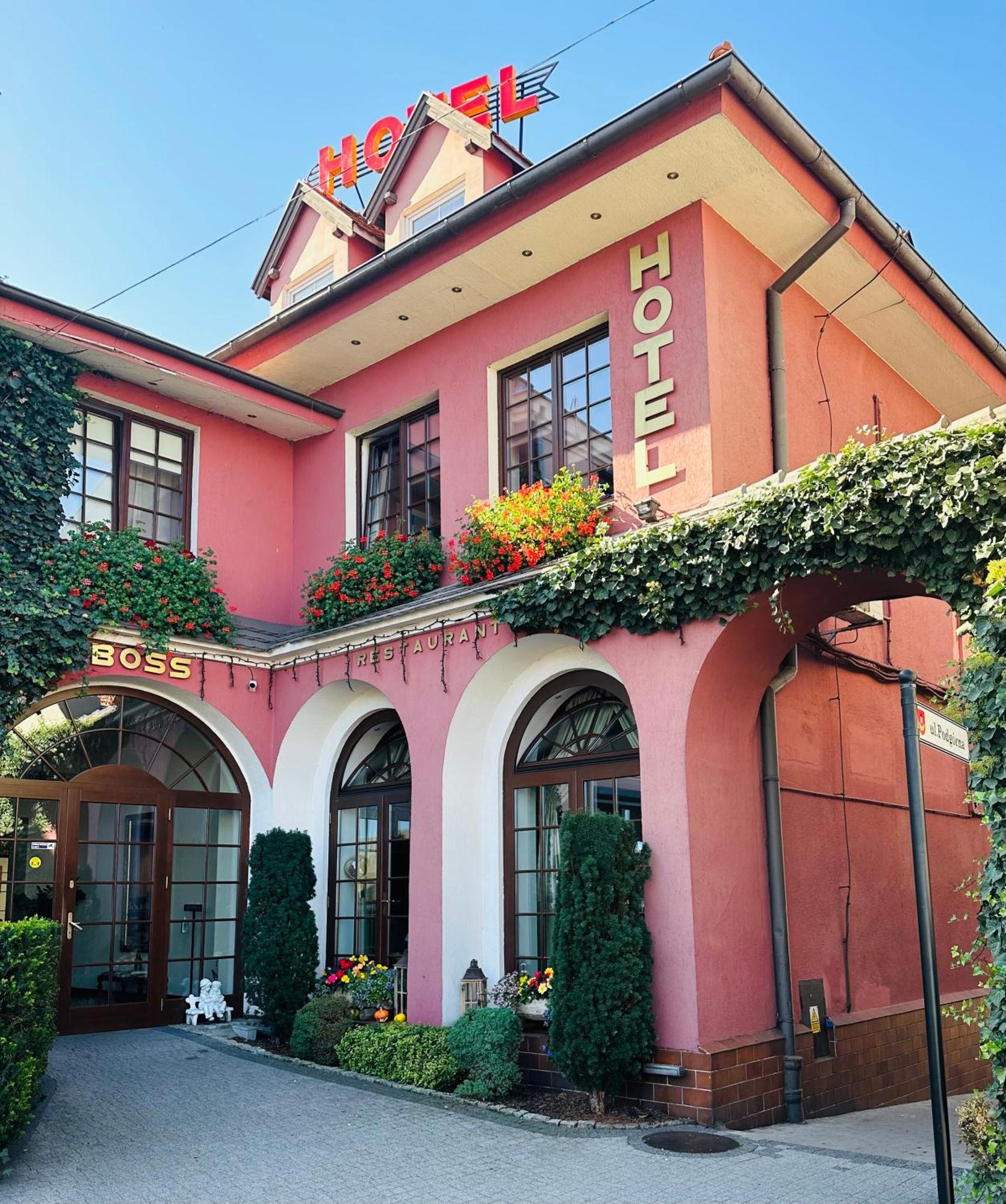 Hotel Restaurant Boss Miłosław Εξωτερικό φωτογραφία