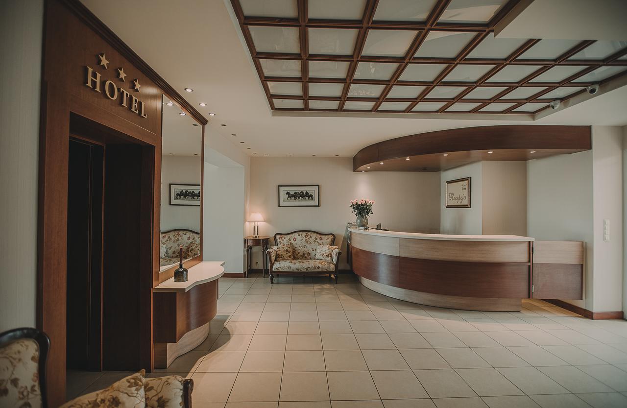 Hotel Restaurant Boss Miłosław Εξωτερικό φωτογραφία