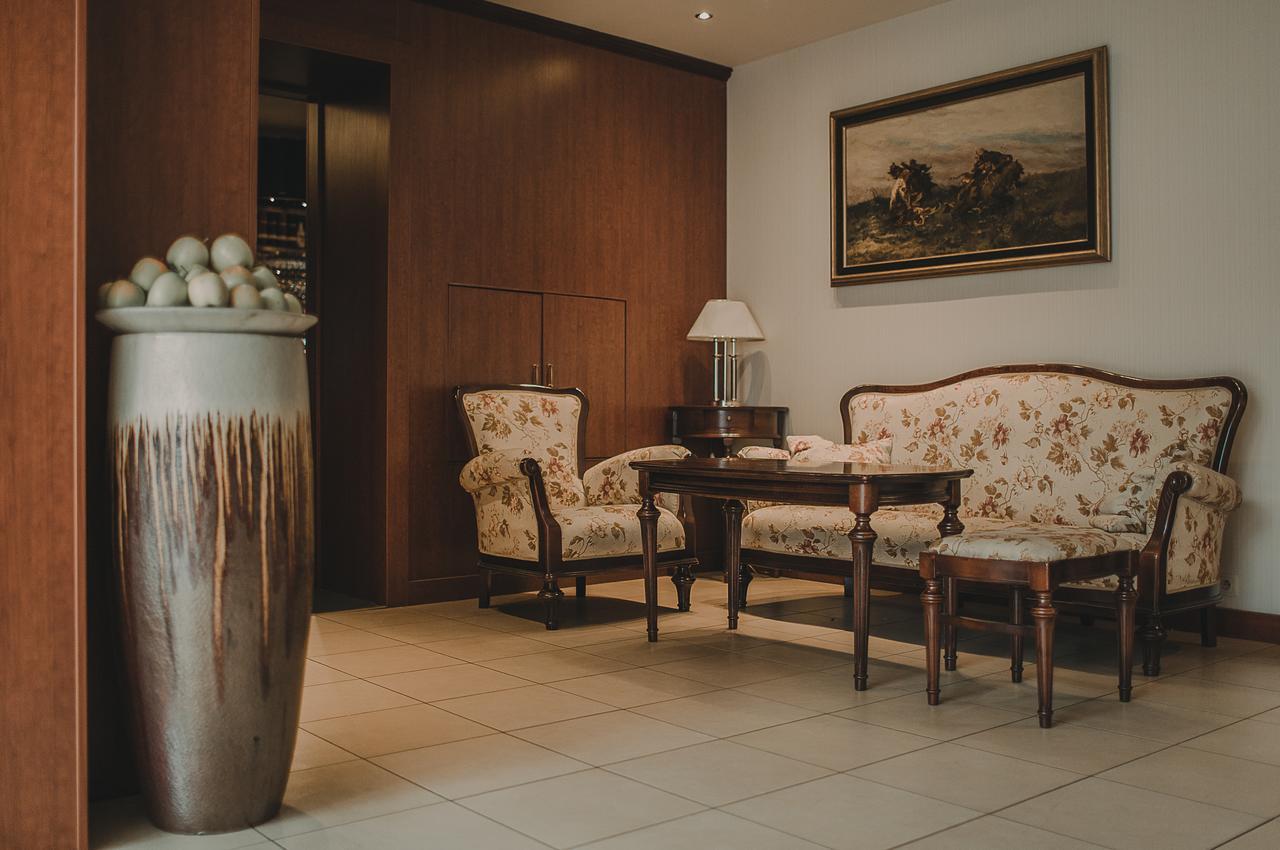 Hotel Restaurant Boss Miłosław Εξωτερικό φωτογραφία